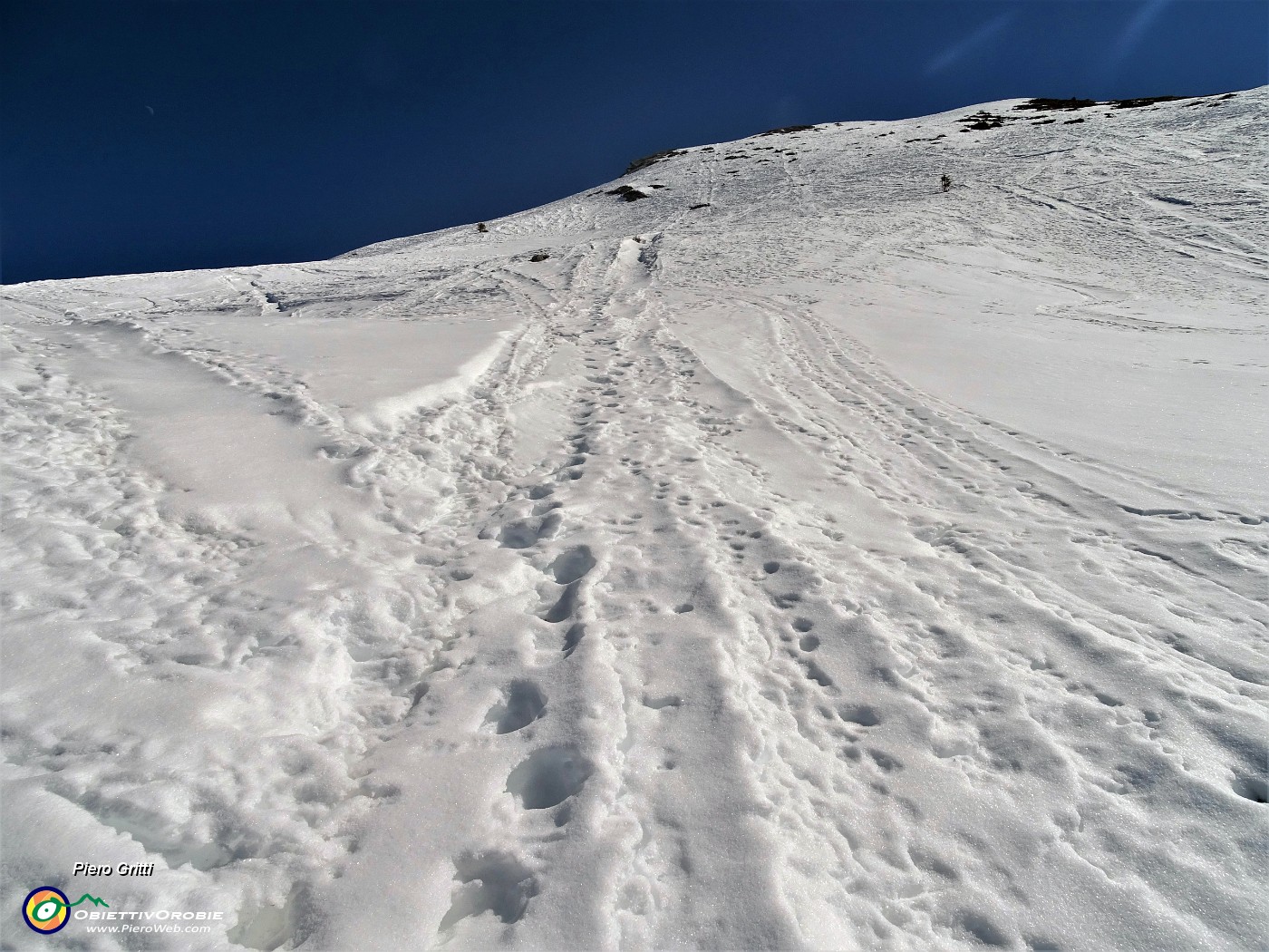 34 In ripida salita per Cima Valle .JPG -                                